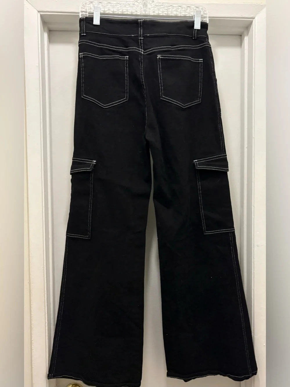 Altar'd State Black Wide-Leg Cargo Pants with White Contrast Stitching Large - Picture 3 of 9